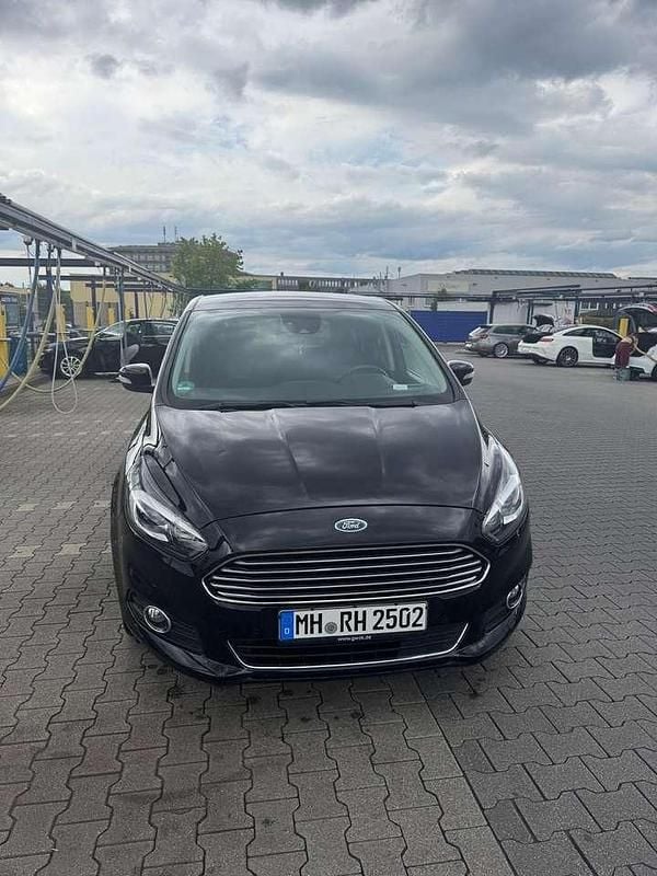 Gebraucht 2017 Ford S-MAX Titanium Van / Kleinbus | 14.000 € (Fairer Preis) - Bild 1/4