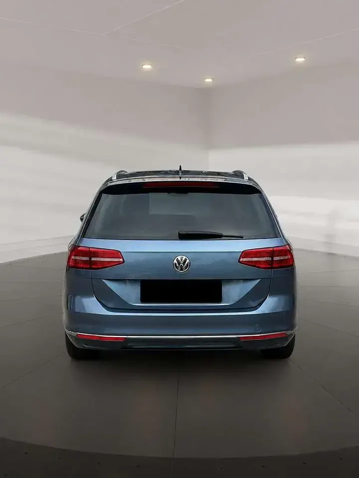 Gebraucht VW Passat Highline 150 PS (110 kW) 2015 Blau Kombi