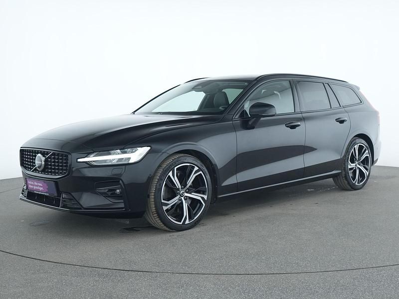 Gebraucht Volvo V60 Plus 250 PS (183 kW) 2022 Onyx black Kombi