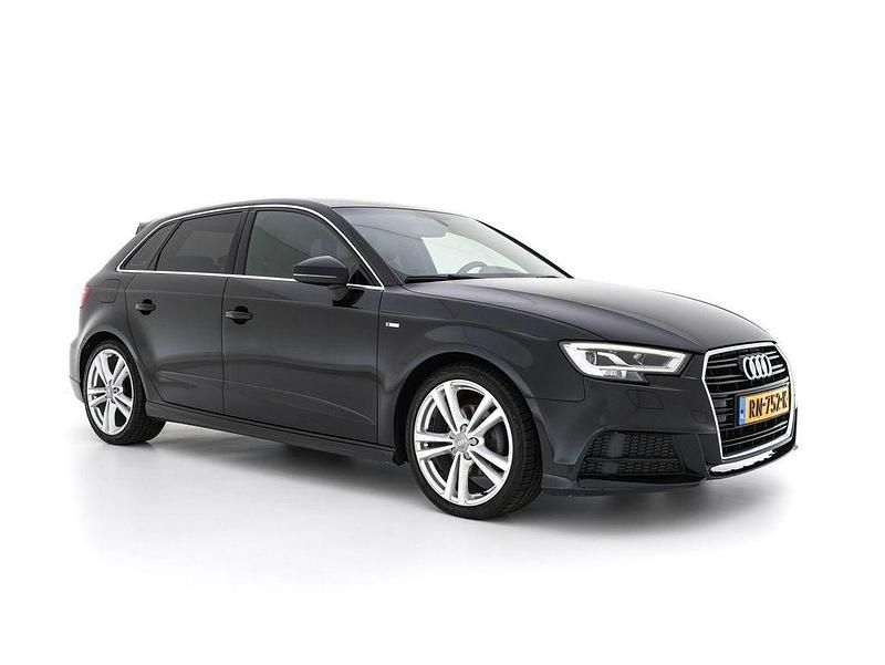 Schwarz Gebraucht 2018 Audi A3 Sport Limousine | 12.145 € (Fairer Preis) - Bild 1/4