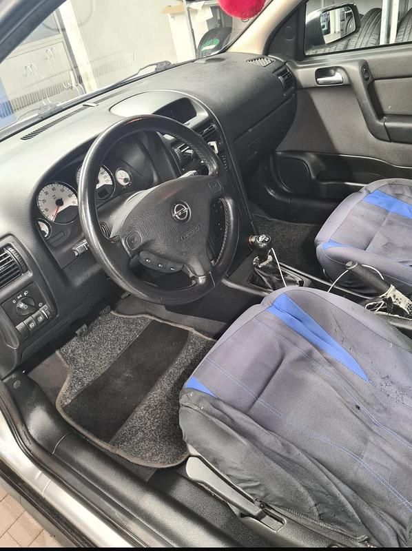 Gebraucht Opel Astra 100 PS (73 kW) 2001 Silber Kleinwagen