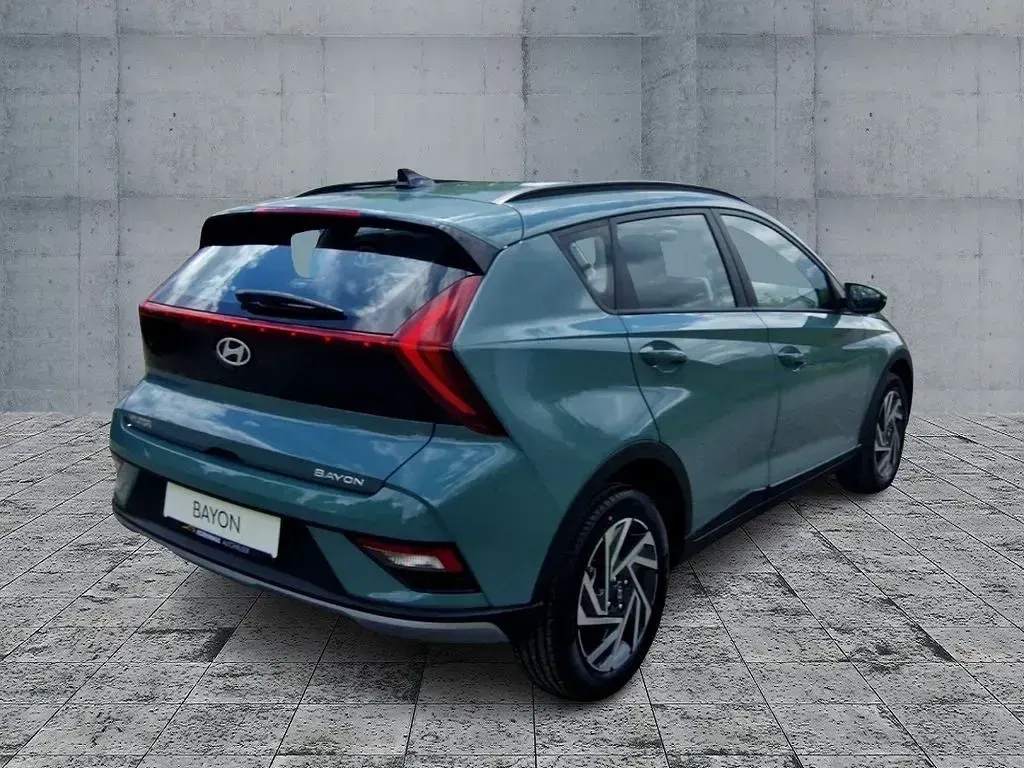 Neu Hyundai Bayon Trend 90 PS (66 kW) 2026 Grün SUV