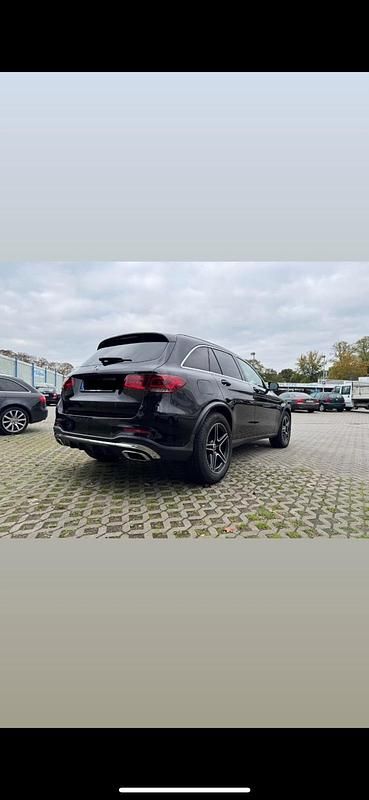 Schwarz Gebraucht 2020 Mercedes GLC220 AMG line SUV | 38.500 € (Teuer) - Bild 1/4