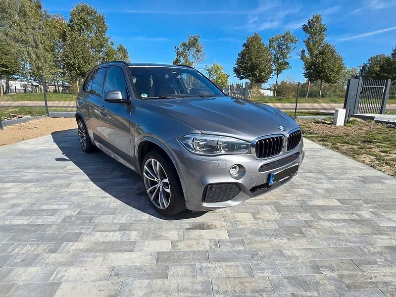 Grau Gebraucht 2018 BMW X5 M Sport SUV | 31.990 € (Guter Preis) - Bild 1/4