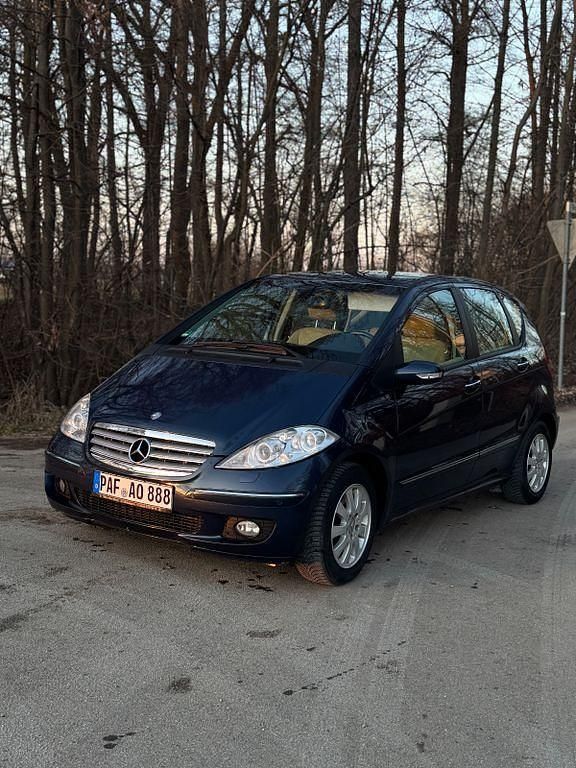Blau Gebraucht 2006 Mercedes A180 Elegance Van / Kleinbus | 4.850 € (Fairer Preis) - Bild 1/4