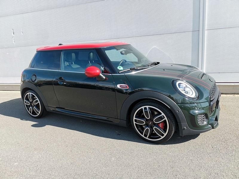 Second-hand Mini John Cooper Works 231 CP (169 kW) 2020 Verde Hatchback