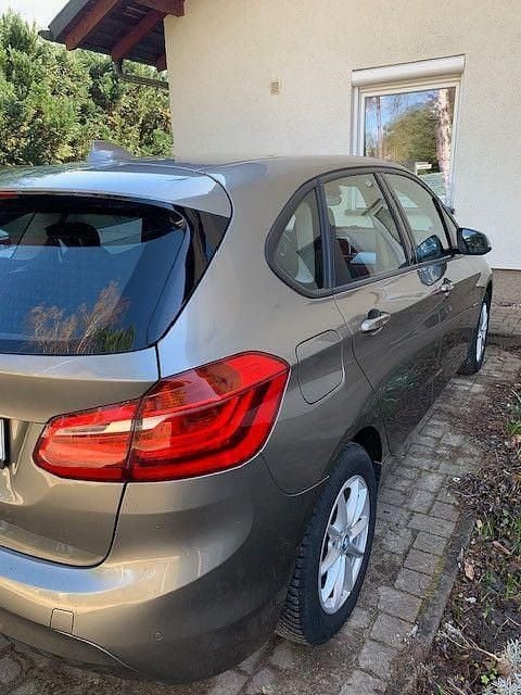 Gebraucht BMW 216 116 PS (85 kW) 2015 Grau Van / Kleinbus