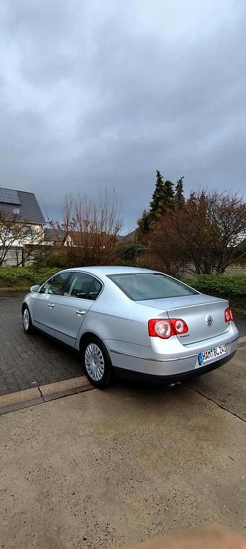 Gebraucht VW Passat 140 PS (102 kW) 2008 Limousine