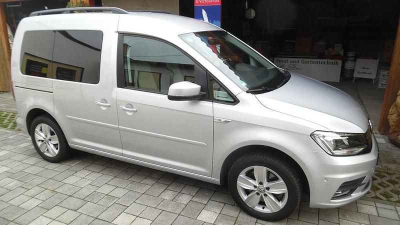 Gebraucht VW Caddy Comfortline 125 PS (91 kW) 2018 Silber Van / Kleinbus