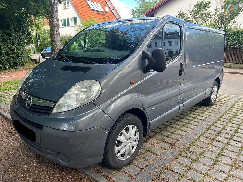 Gebraucht Opel Vivaro 110 PS (80 kW) 2012 Grau Van / Kleinbus