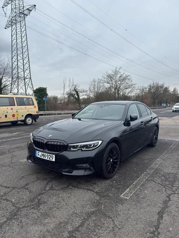 Gebraucht BMW 320 190 PS (139 kW) 2019 Schwarz Limousine