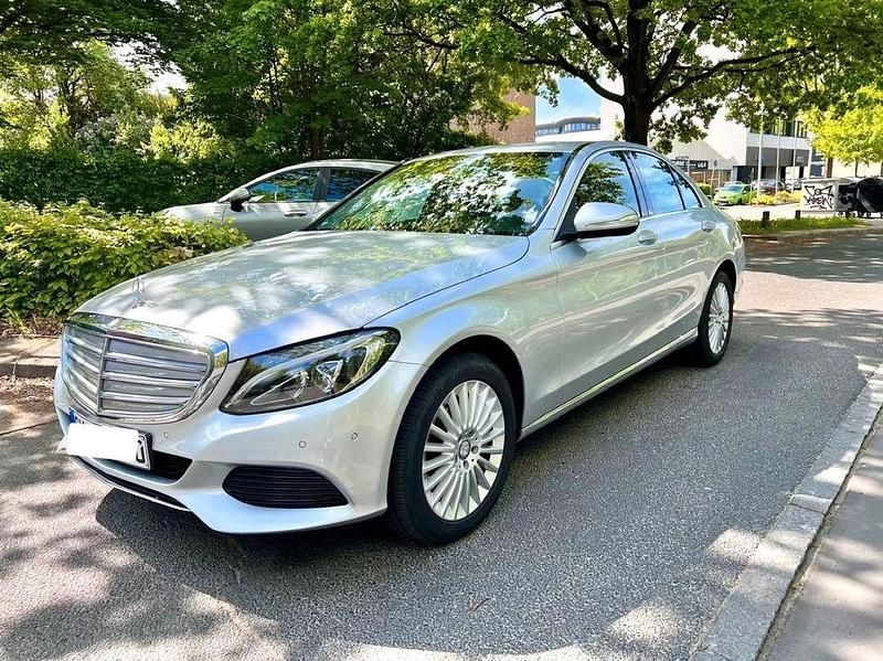Silber Gebraucht 2015 Mercedes C250 Exclusive Limousine | 16.500 € (Superpreis) - Bild 1/4
