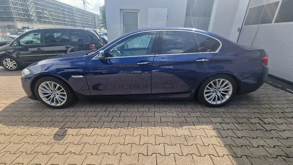 Gebraucht BMW 535 Luxury Line 313 PS (230 kW) 2016 Blau Limousine