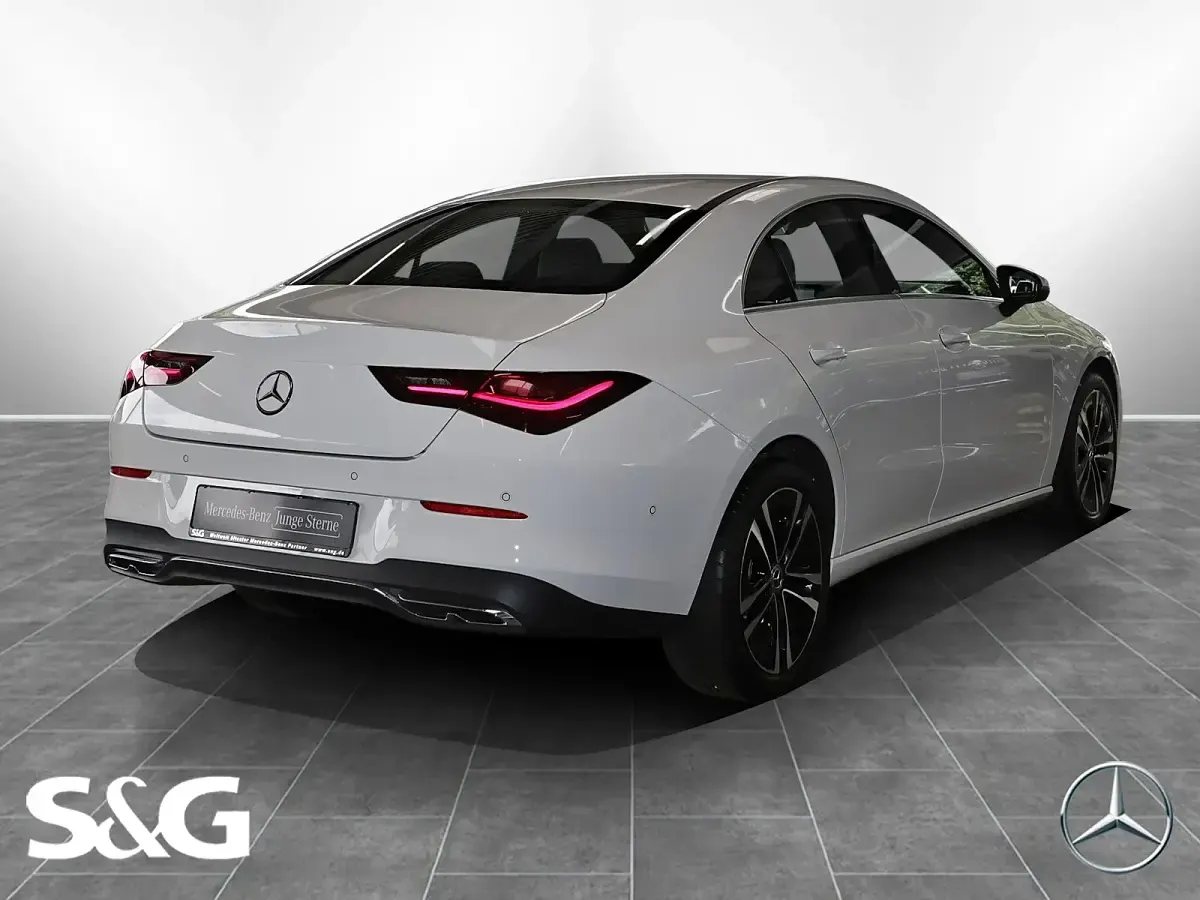 Gebraucht Mercedes CLA180 Progressive 136 PS (100 kW) 2025 Unilack polarweiß Limousine