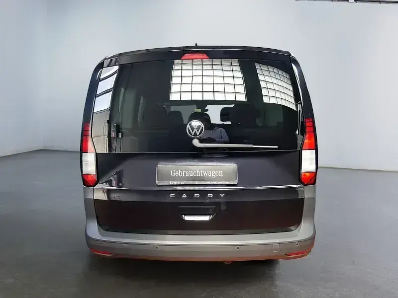 Gebraucht VW Caddy Basis 102 PS (75 kW) 2021 Schwarz Van / Kleinbus