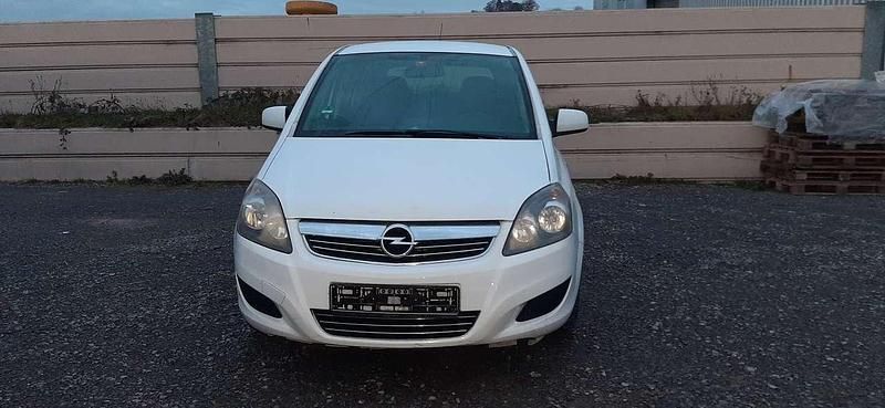 Gebraucht Opel Zafira Design Edition 110 PS (80 kW) 2011 Schneeweiss/summitwhite/arctic Van / Kleinbus