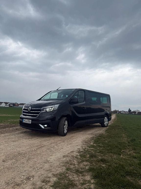 Gebraucht Renault Trafic 150 PS (110 kW) 2023 Schwarz Van / Kleinbus