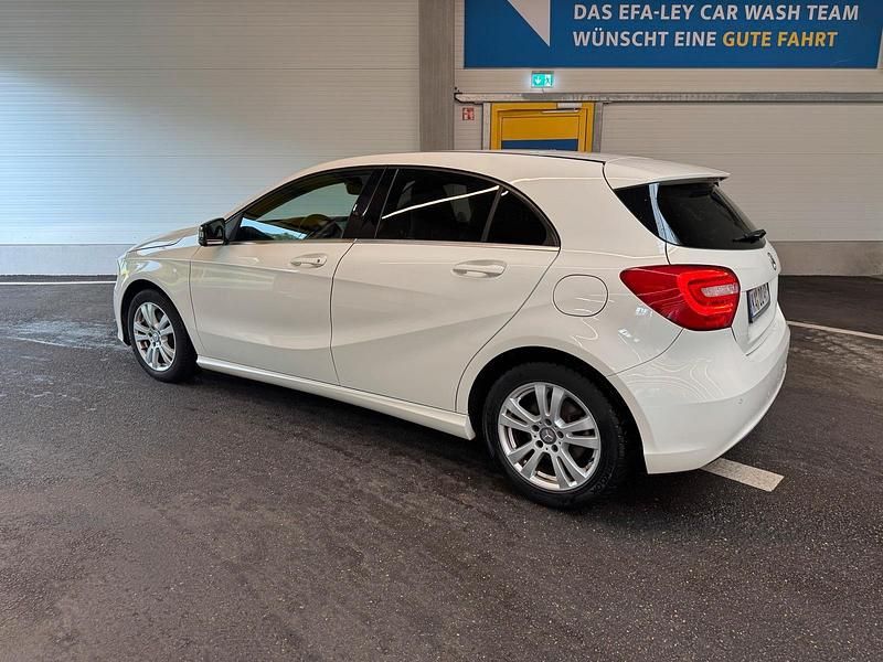 Gebraucht Mercedes A200 156 PS (114 kW) 2013 Weiß Limousine