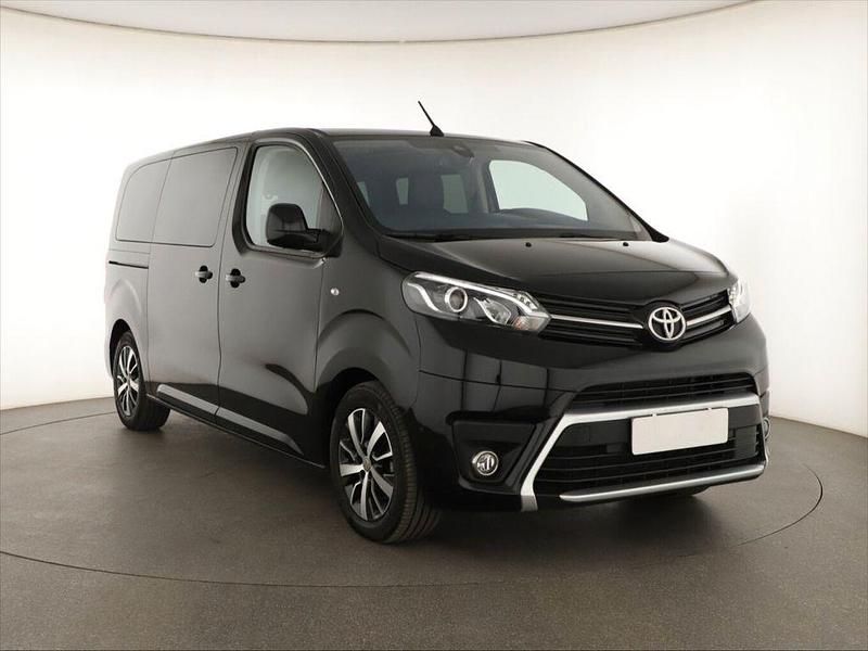 Schwarz Gebraucht 2024 Toyota Proace Verso Kombi | 45.934 € (Teuer) - Bild 1/4