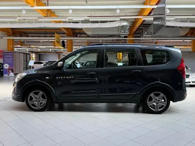 Gebraucht Dacia Lodgy Stepway 131 PS (96 kW) 2022 Grau Van / Kleinbus