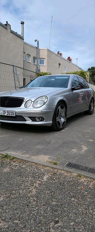 Gebraucht Mercedes E240 AMG 177 PS (130 kW) 2003 Silber Limousine