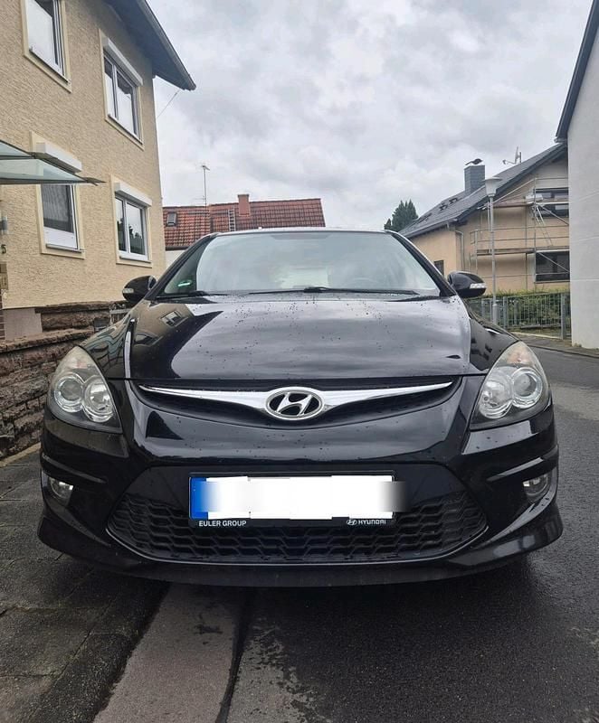 Schwarz Gebraucht 2012 Hyundai i30 Classic Kleinwagen | 2.990 € (Fairer Preis) - Bild 1/4