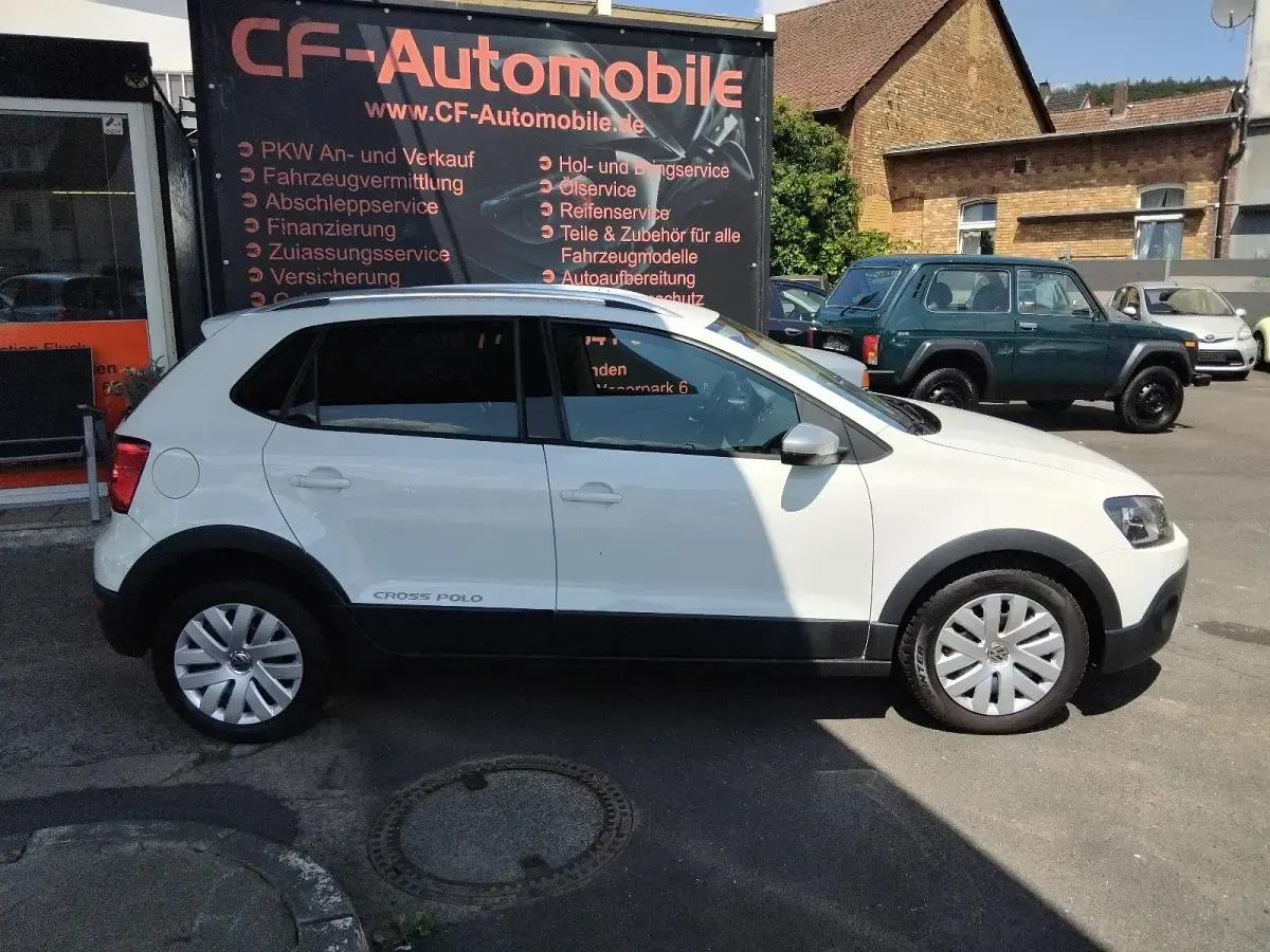 Gebraucht VW Polo 90 PS (66 kW) 2015 Weiß Limousine