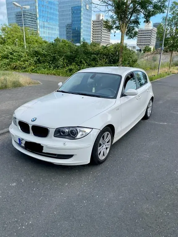 Gebraucht BMW 118 Sport Line 143 PS (105 kW) 2008 Weiß Kleinwagen