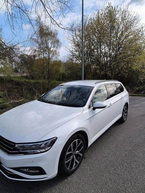 Gebraucht VW Passat 200 PS (147 kW) 2022 Weiß Kombi