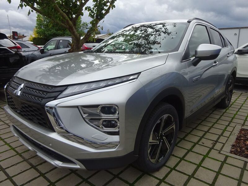 Silber Neu 2024 Mitsubishi Eclipse Cross Plus SUV | 31.300 € - Bild 1/4