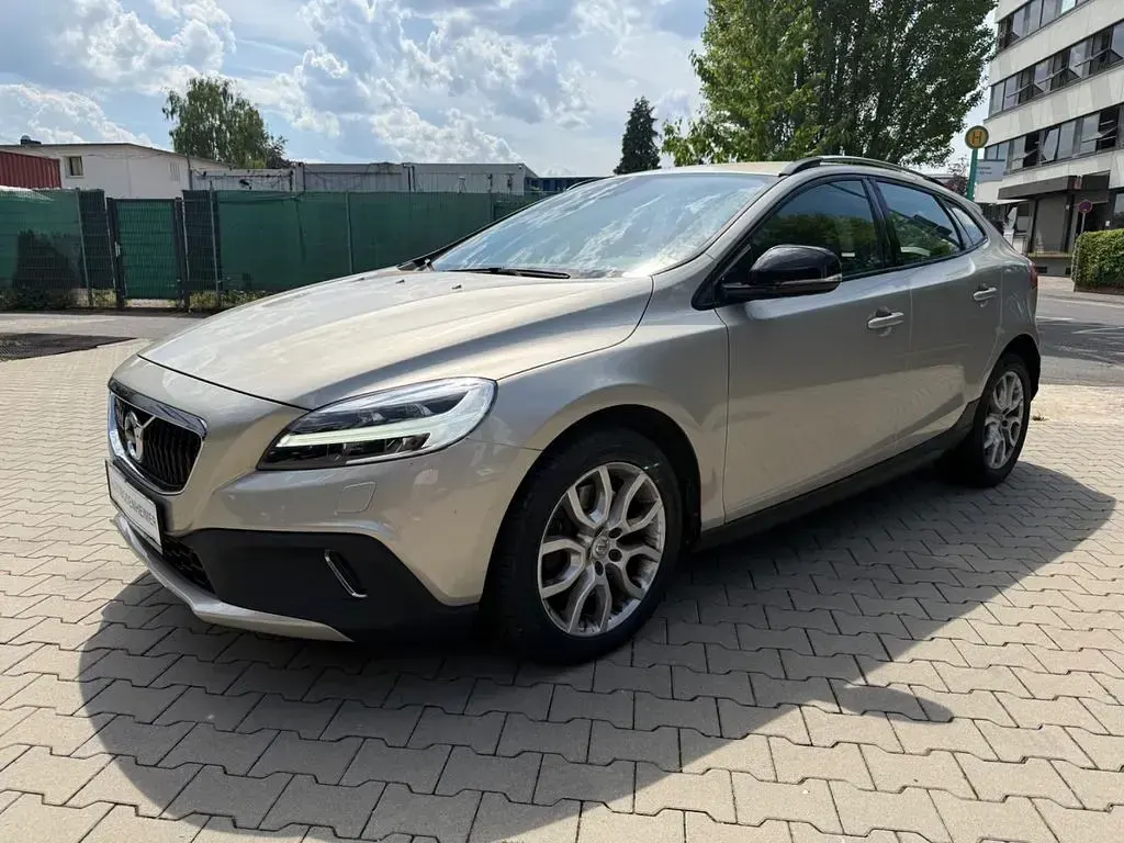 Gebraucht Volvo V40 CC 120 PS (88 kW) 2017 Gold Kombi