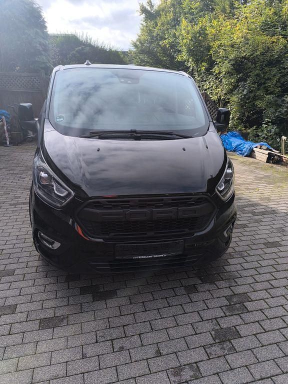 Schwarz Gebraucht 2020 Ford Tourneo Custom Van / Kleinbus | 37.400 € (Fairer Preis) - Bild 1/4