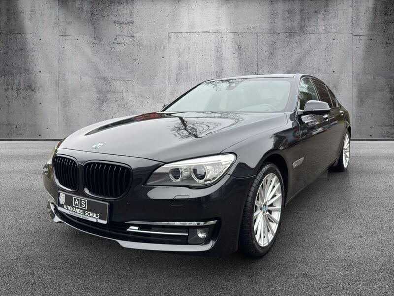 Schwarz Gebraucht 2013 BMW 730 Shadowline Limousine | 16.950 € (Fairer Preis) - Bild 1/4