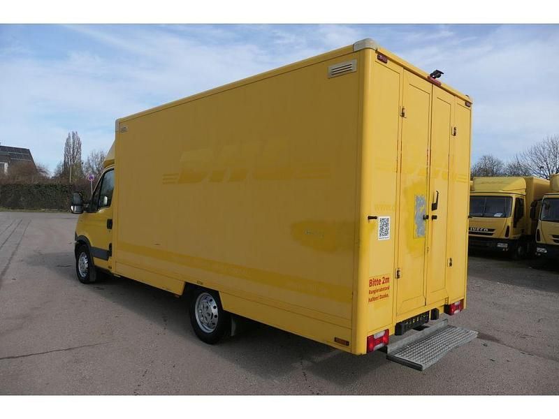 Second-hand Iveco Daily 106 CP (77 kW) 2013 Galben Van
