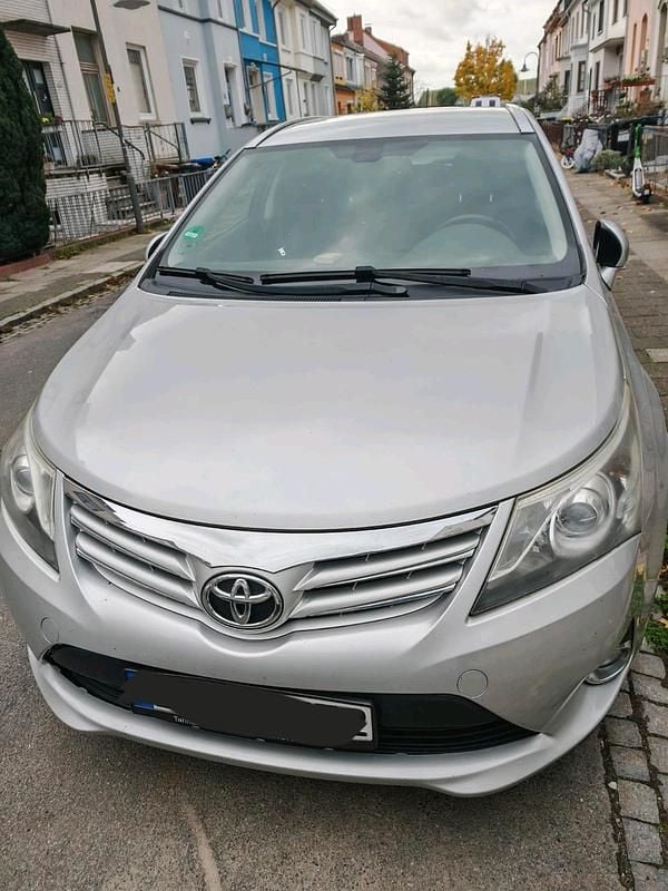 Grau Gebraucht 2013 Toyota Avensis Kombi | 7.500 € (Guter Preis) - Bild 1/4