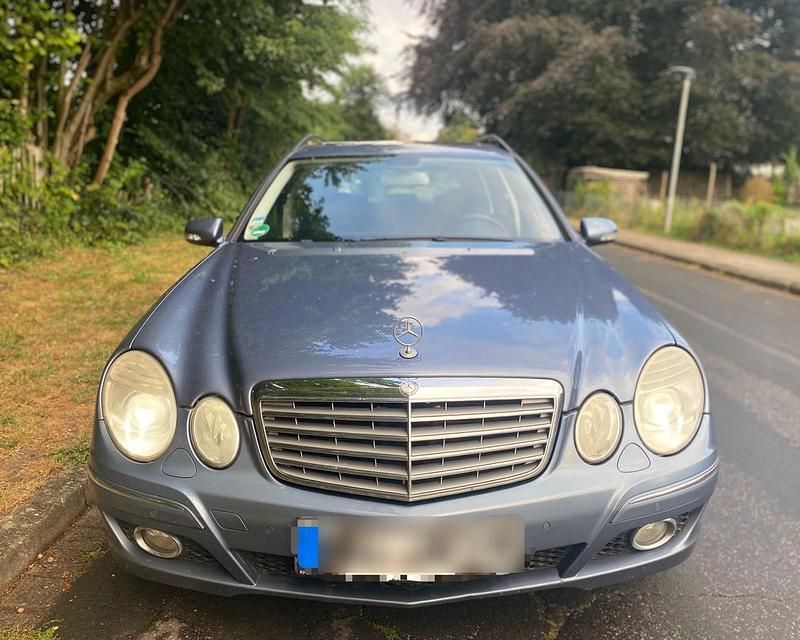 Blau Gebraucht 2006 Mercedes E280 Kombi | 3.500 € (Fairer Preis) - Bild 1/4