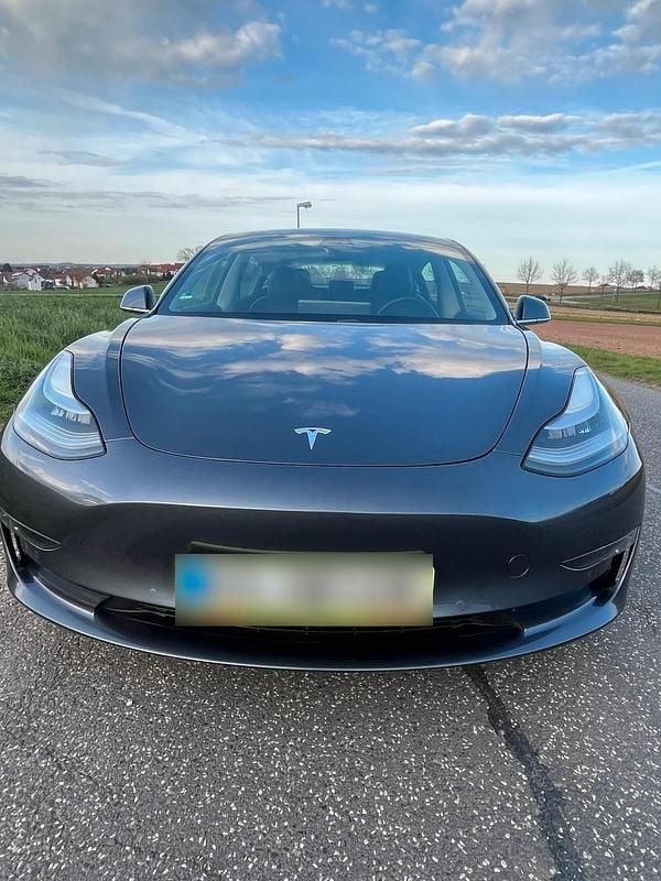 Usata Tesla Model 3 366 kW (498 CV) 2019 Argento Berlina