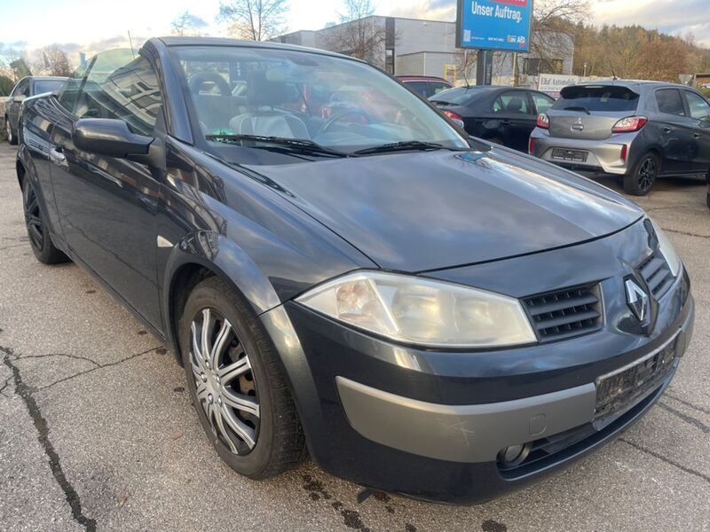 Grau Gebraucht 2005 Renault Mégane Cabriolet Dynamique Cabrio | 700 € (Superpreis) - Bild 1/4
