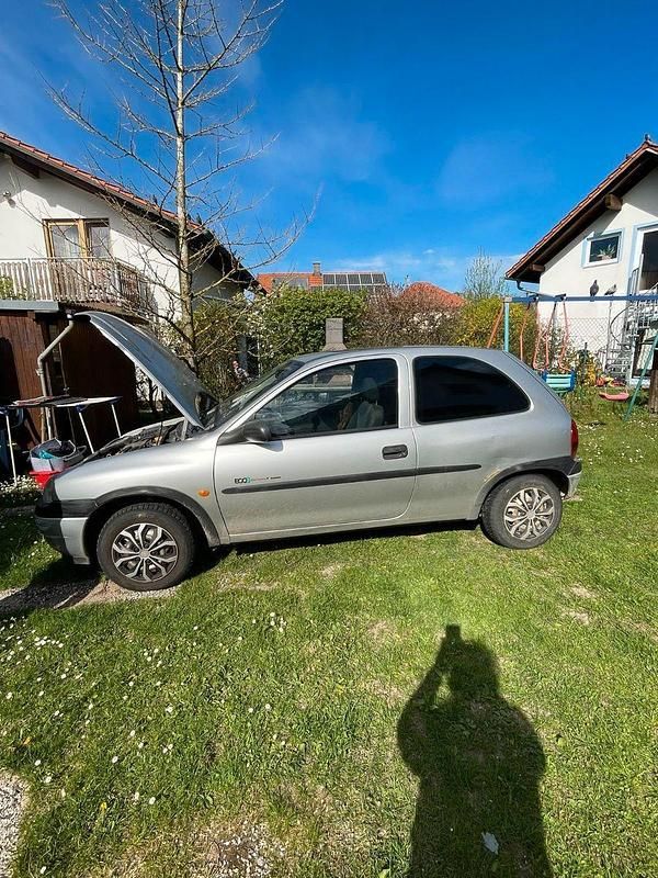 Second-hand Opel Corsa 55 CP (40 kW) 2000 Argintiu Berlinǎ