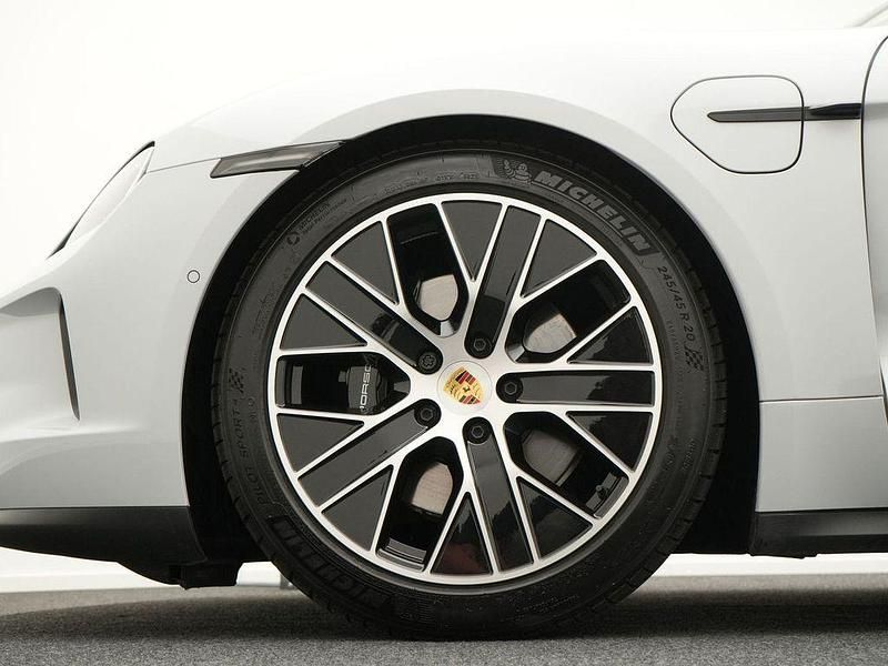 Gebraucht Porsche Taycan Performance Package 319 kW (435 PS) 2024 Grau Limousine