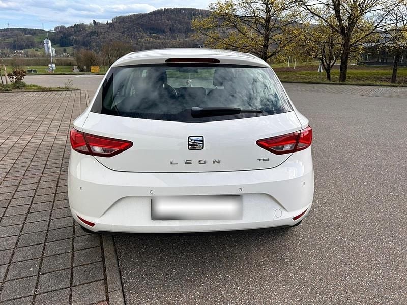 Second-hand Seat Leon 110 CP (80 kW) 2015 Alb Berlinǎ