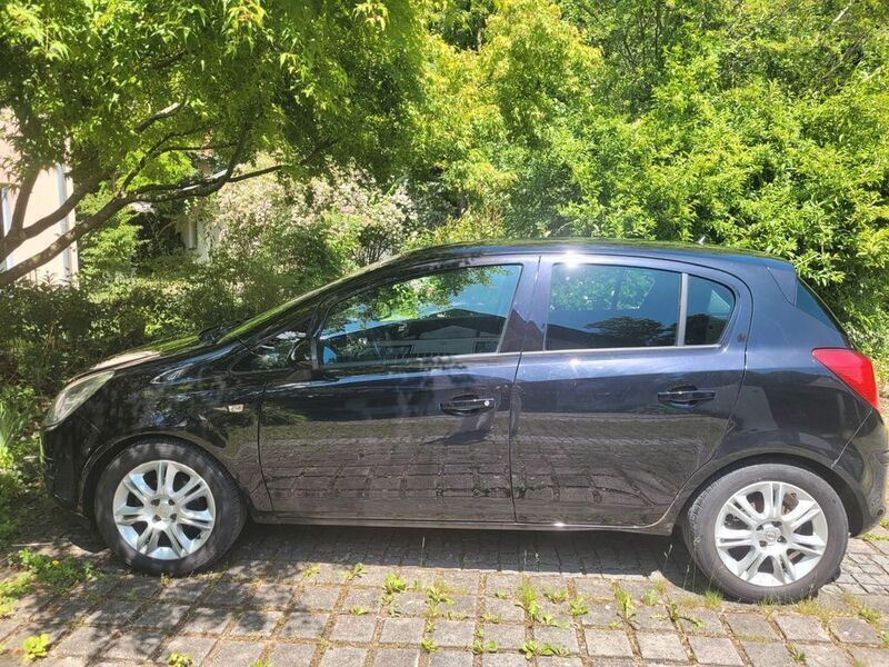 Schwarz Gebraucht 2010 Opel Corsa Innovation Limousine | 2.200 € (Superpreis) - Bild 1/4