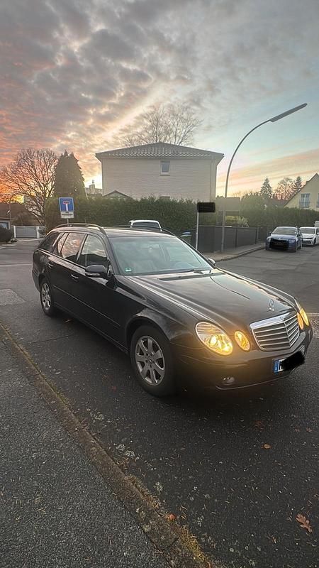 Schwarz Gebraucht 2007 Mercedes E200 Kombi | 2.950 € (Guter Preis) - Bild 1/4