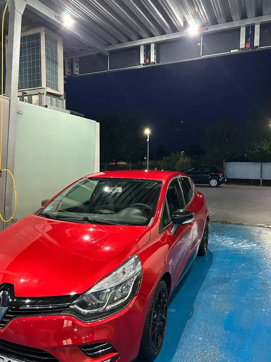 Gebraucht Renault Clio LIMITED 90 PS (66 kW) 2019 Rot Kleinwagen