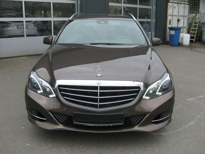 Gebraucht Mercedes E350 306 PS (225 kW) 2013 Braun Kombi