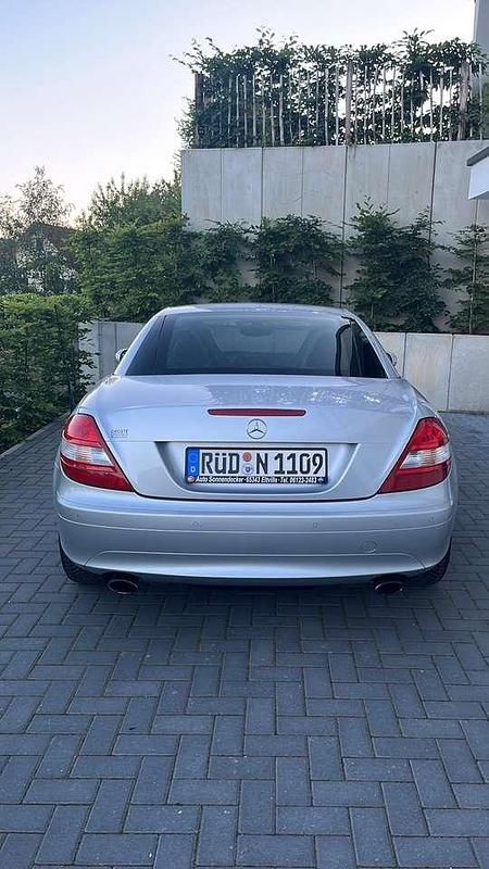 Second-hand Mercedes SLK200 163 CP (119 kW) 2006 Argintiu Cabrio