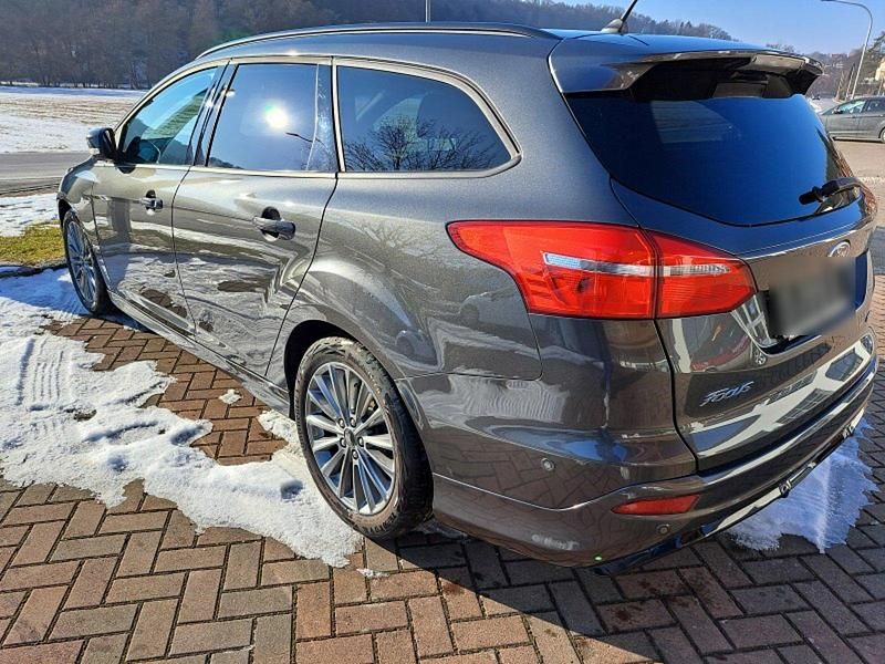 Gebraucht Ford Focus ST-Line 140 PS (102 kW) 2018 Grau Kombi