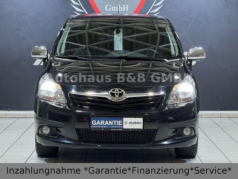 Gebraucht Toyota Verso Executive 126 PS (92 kW) 2010 Schwarz Van / Kleinbus
