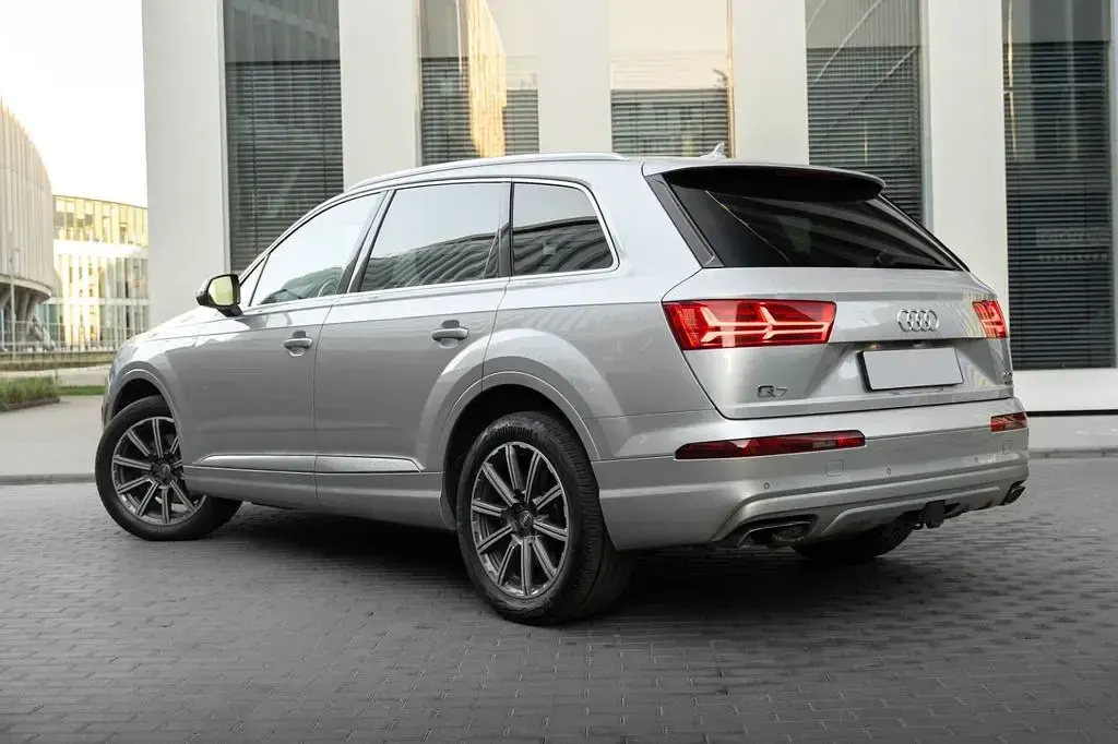 Usado Audi Q7 Sport 333 HP (244 kW) 2017 Prateado SUV