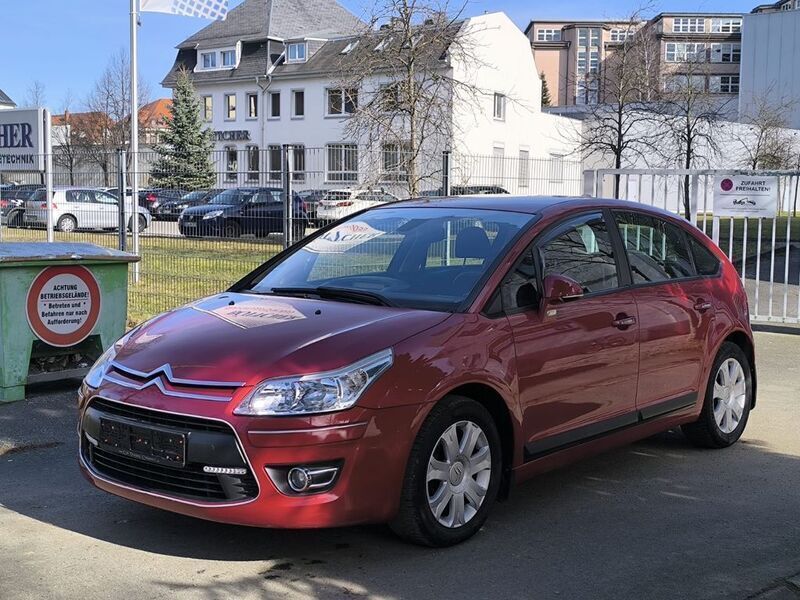 Rot Gebraucht 2009 Citroën C4 VTR Sport Limousine | 3.999 € (Etwas zu teuer) - Bild 1/4